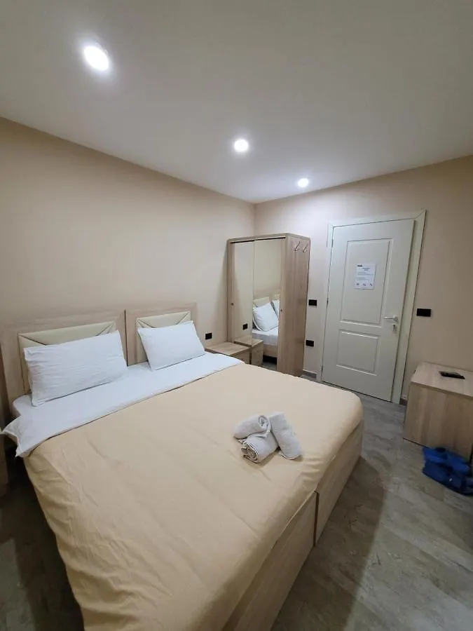 Bed & Breakfast 21-Rooms Tirana